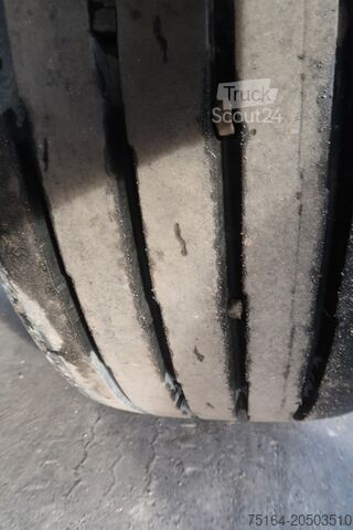 Przyczepa z otwartą platformą Schwarzmüller T-Serie