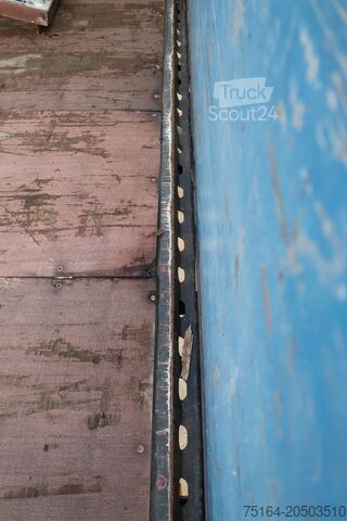 Remorcă cu platformă deschisă Schwarzmüller T-Serie