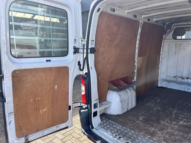 Yüksek tavanlı istasyon vagonu Nissan Interstar 2.5dCi Imperiaal Trekhaak 2000kg trek...