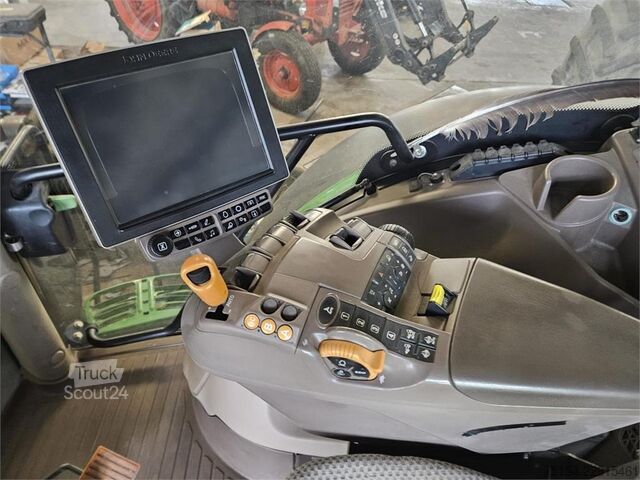 Traktor John Deere 6215 R