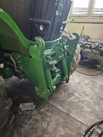 Traktor John Deere 6215 R