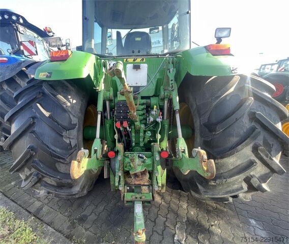 Traktor John Deere 8100