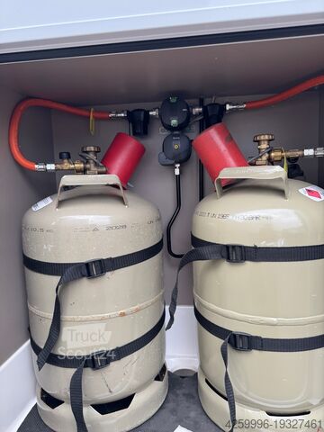 Delintegrerad husbil Euramobil Profila T696EB-Hubbett-Klima-TV etc.