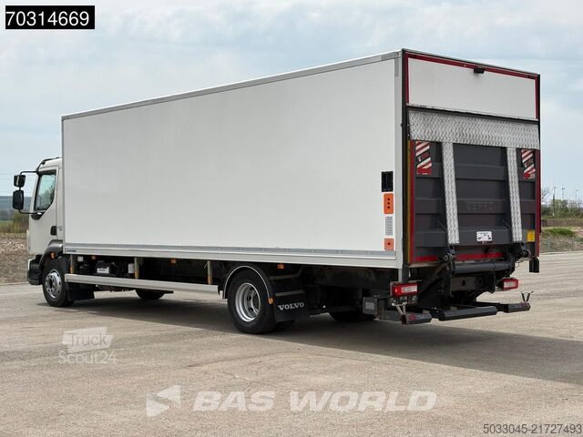 Bőrönd Volvo FL 210 FL 4X2 12tonner 2500kg ladebordwand Auto...