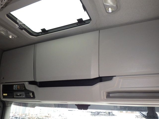 Standard tractor unit SCANIA R 450 A Highline/Ret./Hydr./Safety/Leder/Spoiler