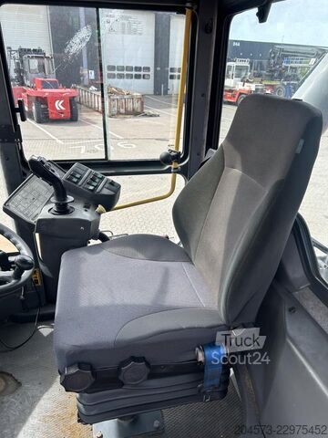 Reach stacker Kalmar DRF450-65C5X
