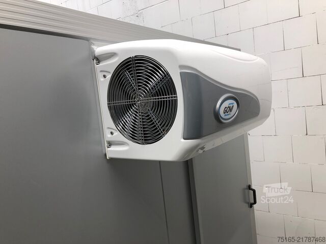 Chladiarenské prívesy a mraziarenské prívesy UNSINN UKH 6C 3620 Seitentür+Treppe Kühlanhänger