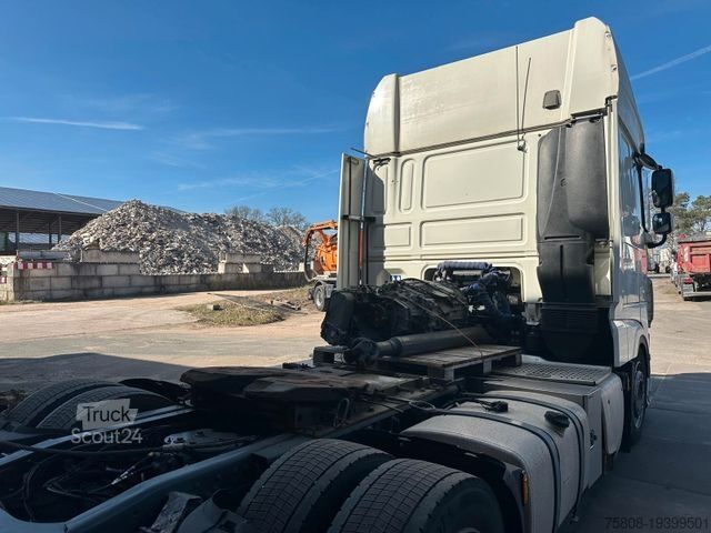 Cabeza tractora de gran volumen DAF XF530 XLOW Verstellbare Kupplung