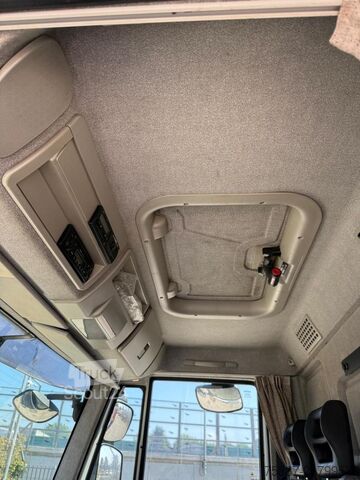 Platós teherautó Iveco EUROCARGO 180E25