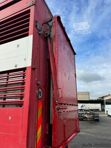 Standardní silniční tahač SCANIA P 320 TRASPORTO ANIMALE 6X2