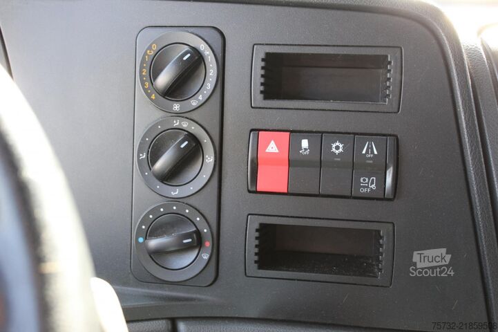Gardinsidet varebil Mercedes-Benz Atego  818 E6 Schiebeplane 6,12m LBW ACC Klima