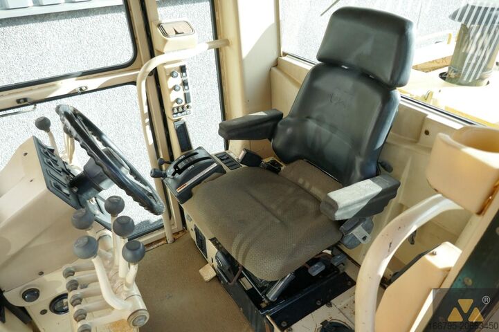 ممهدة الطرق Caterpillar 135H