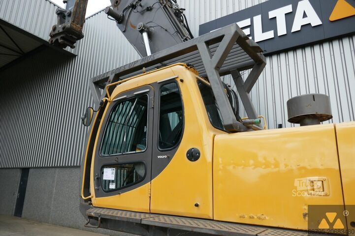 حفارة Volvo EC460LC HR