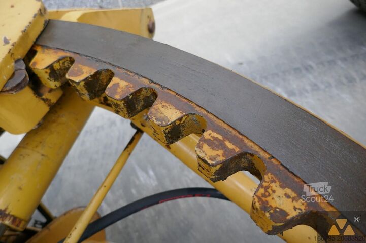 ممهدة الطرق Caterpillar 130G