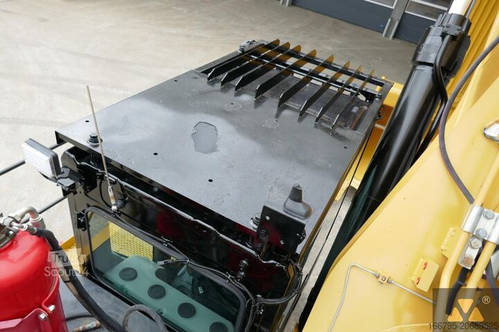 الحفارة الزاحفة Caterpillar 390F LME