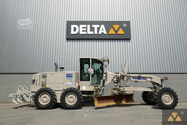 ممهدة الطرق Komatsu GD555-5 Ex-army