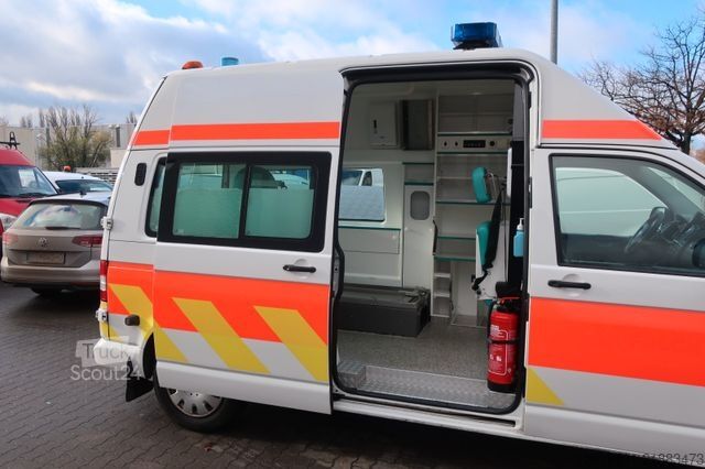 Camião de bombeiros VOLKSWAGEN T5 Transporter Hochdach lang/KTW/Klima/FN: A29