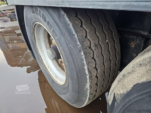 Container transport VAN HOOL 94/3067. flat container chassis all connections...