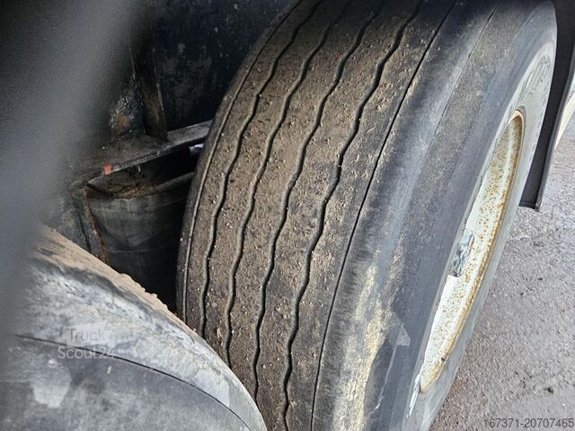 Container transport VAN HOOL 94/3067. flat container chassis all connections...