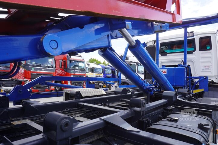 Vidanjör MAN TGS 35.400 8x4 E5 / HYVA HOOK LIFT 32.56