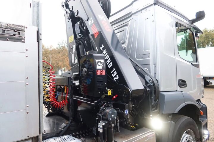 Camión grúa Mercedes-Benz Actros 2133 L Trekker + Hiab Kraan met City Tra...