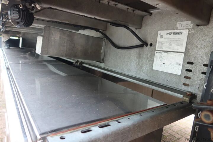 Camión grúa Mercedes-Benz Actros 2133 L Trekker + Hiab Kraan met City Tra...