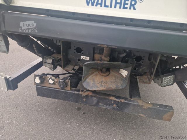 Vrachtwagen met bakwagen MAN TGX 18.420 4x2 LL Koffer LBW MBB Intarder