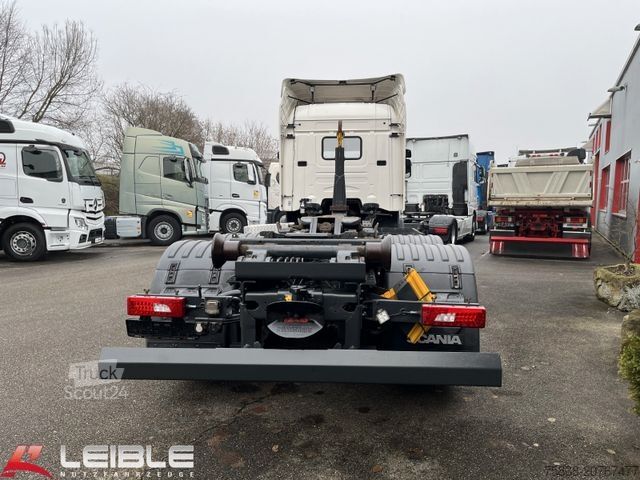 Kanca kasalı yük kamyonu (roll-off) SCANIA R 450LB*6x2*Hyva*Lift/Lenk*2Tank*Standklima*ADR*