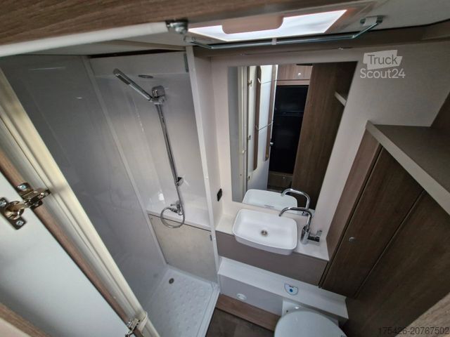 Avtodom z nadgradnjo (alkoven) CARADO pro A 464 *für 6 Personen*Pro Paket*Paket One*