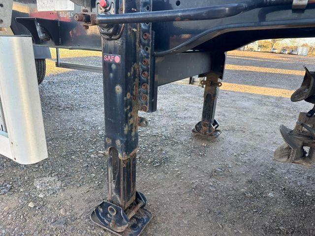 Remorque forestière à grumes PAVIC Holzauflieger mit Schemel und Rungen