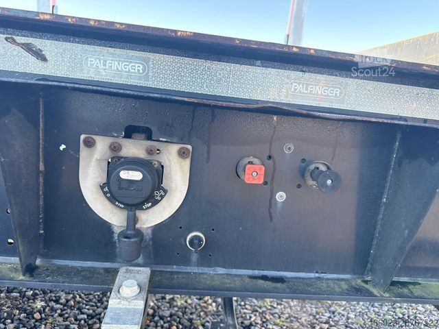 Remorque forestière à grumes PAVIC Holzauflieger mit Schemel und Rungen