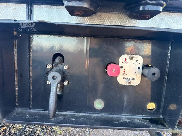 Remorque forestière à grumes PAVIC Holzauflieger mit Schemel und Rungen