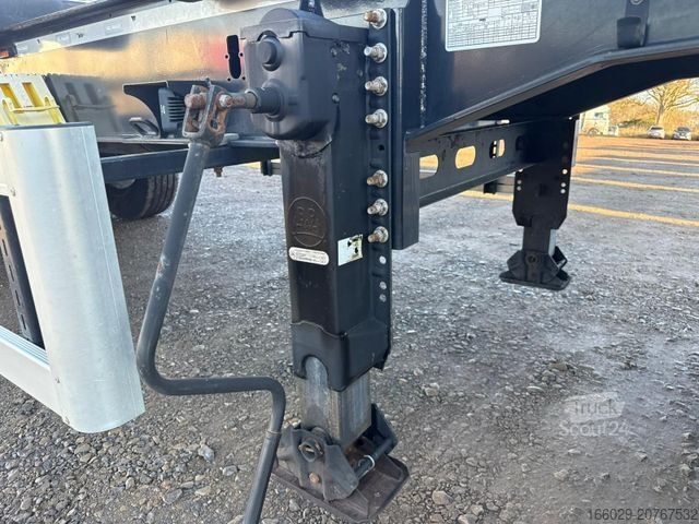 Remorque forestière à grumes PAVIC Holzauflieger mit Schemel und Rungen