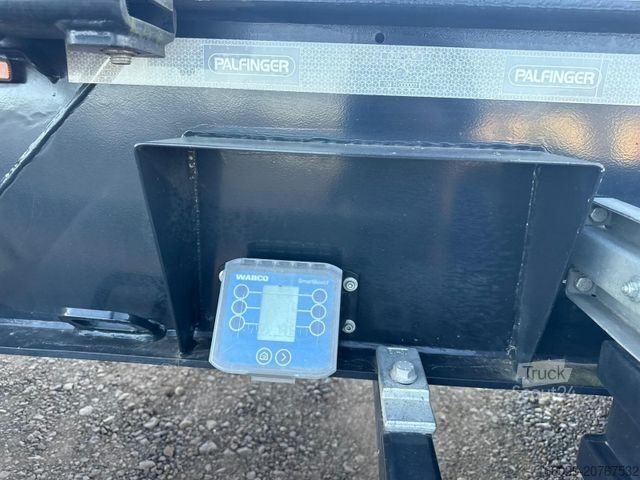 Remorque forestière à grumes PAVIC Holzauflieger mit Schemel und Rungen