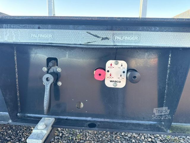 Remorque forestière à grumes PAVIC Holzauflieger mit Schemel und Rungen