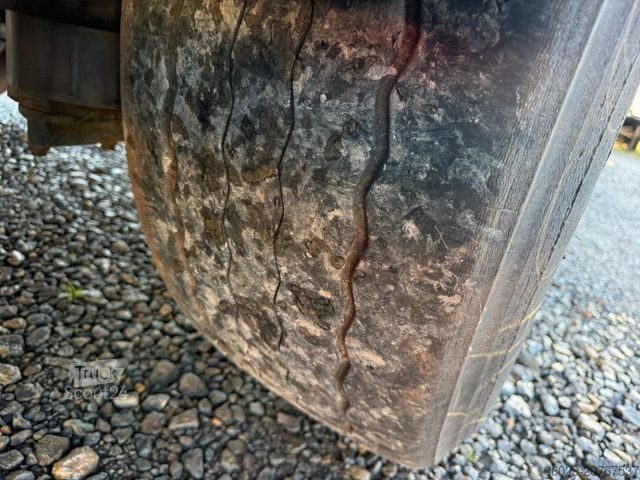 Remorque forestière à grumes BENALU Timberliner Holzauflieger mit Schemel und Rungen