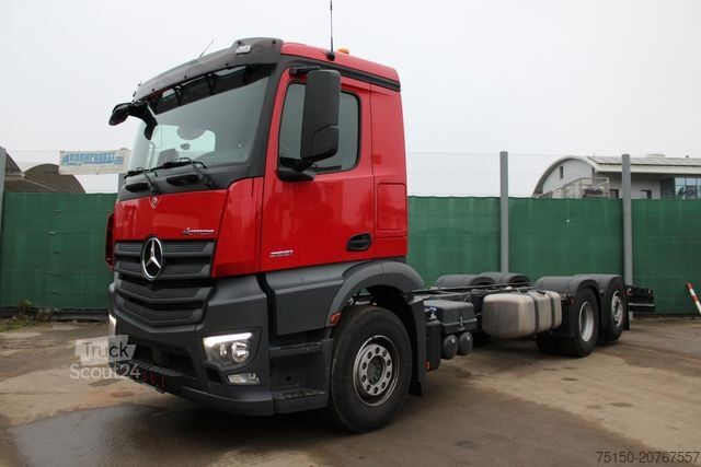 Kamyon şasisi MERCEDES-BENZ 2551 6x2 LL Lenkachse PTO/Nebenantrieb Nr.: 930
