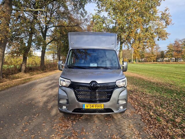 Horse transportation Renault Master Occasion MTM automaat paardenwagen hengs...