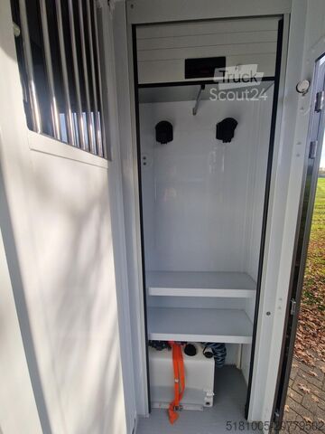 Horse transportation Renault Master Occasion MTM automaat paardenwagen hengs...