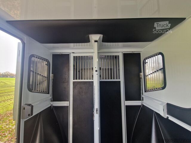 Horse transportation Renault Master Occasion MTM automaat paardenwagen hengs...