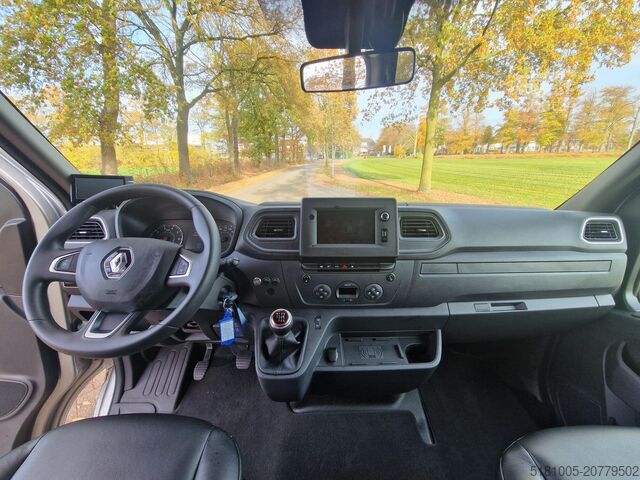 Horse transportation Renault Master Occasion MTM automaat paardenwagen hengs...