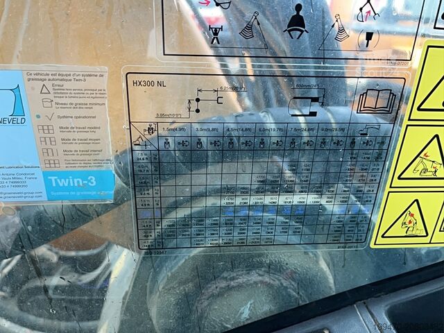 Pásový bagr Hyundai HX300 NL with a bucket