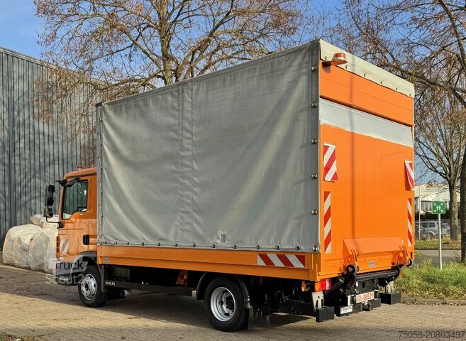 Camión plataforma con toldo MAN TGL 8.220 - 151 TKm - EURO5 - 1. Hand