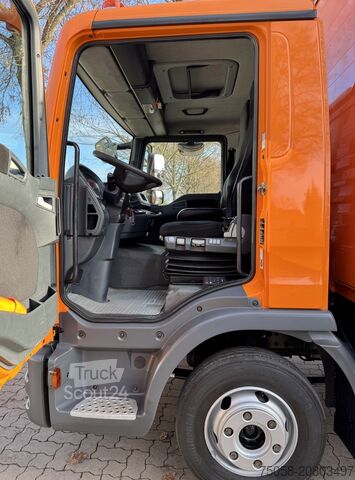 Camión plataforma con toldo MAN TGL 8.220 - 151 TKm - EURO5 - 1. Hand