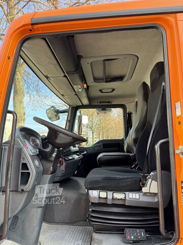 Camión plataforma con toldo MAN TGL 8.220 - 151 TKm - EURO5 - 1. Hand