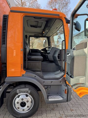 Camión plataforma con toldo MAN TGL 8.220 - 151 TKm - EURO5 - 1. Hand