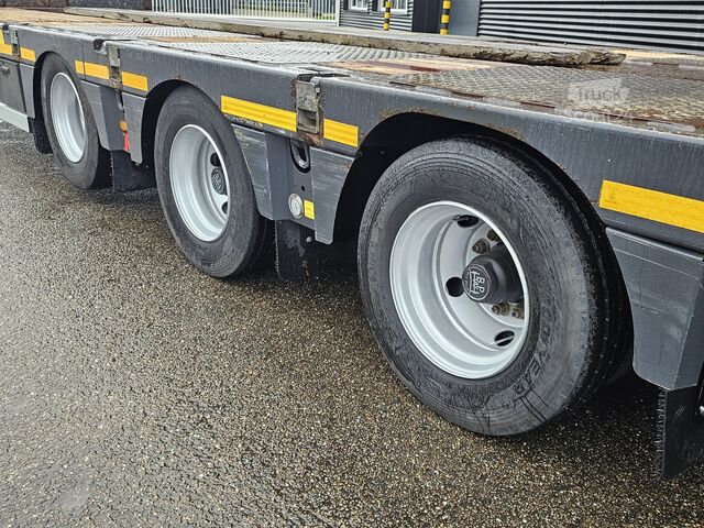 Dieplader Kassbohrer LB3E / 3 AXLE / HYDRAULIC RAMP / LIFT AXLE