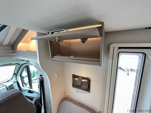 Caravana semiintegrada CARADO pro+ T 447 *SAT*TV*Markise*