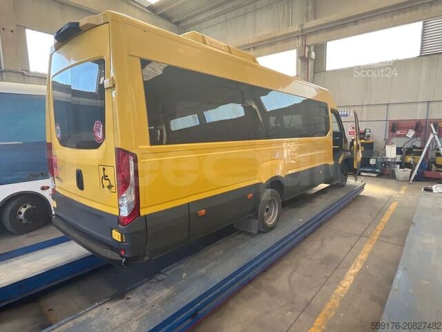 Autobus linee interurbane IVECO Daily 50C14N