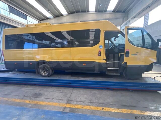 Autobus linee interurbane IVECO Daily 50C14N